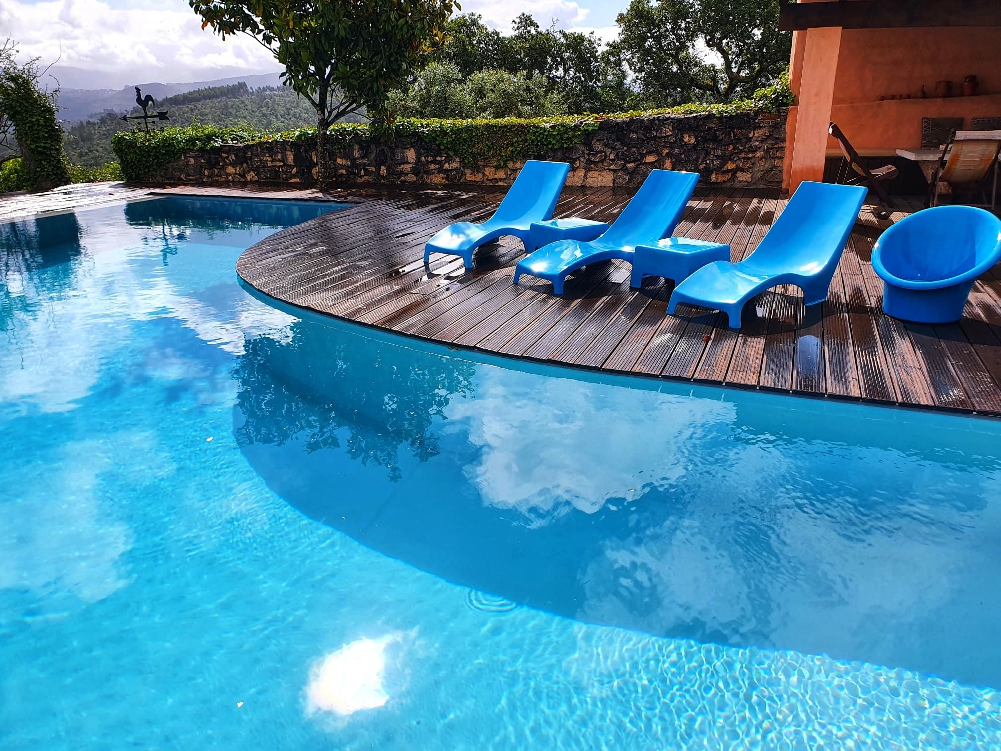 Piscina com cascata BL Piscinas